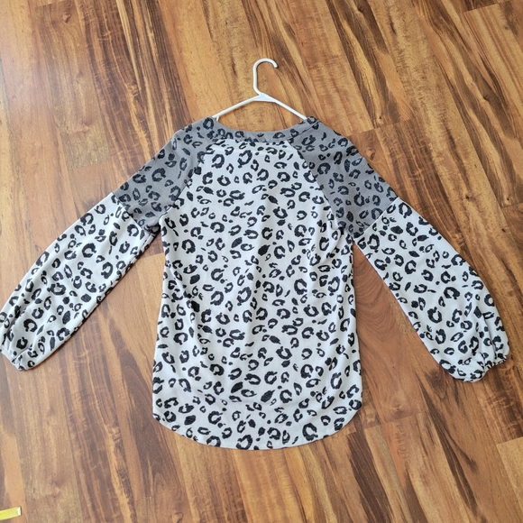 White Birch Animal Print Top Size S Purchsed from Filly Flair - Picture 3 of 7